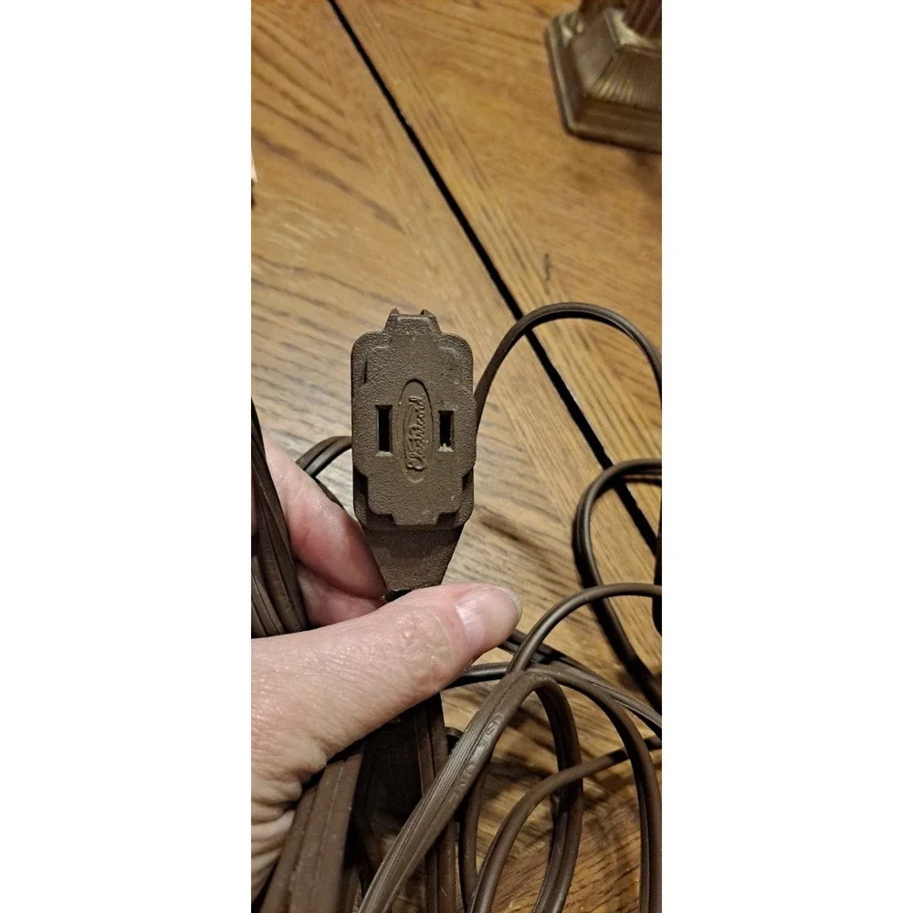 2 Small Indoor Extension Cords With 3 Sockets